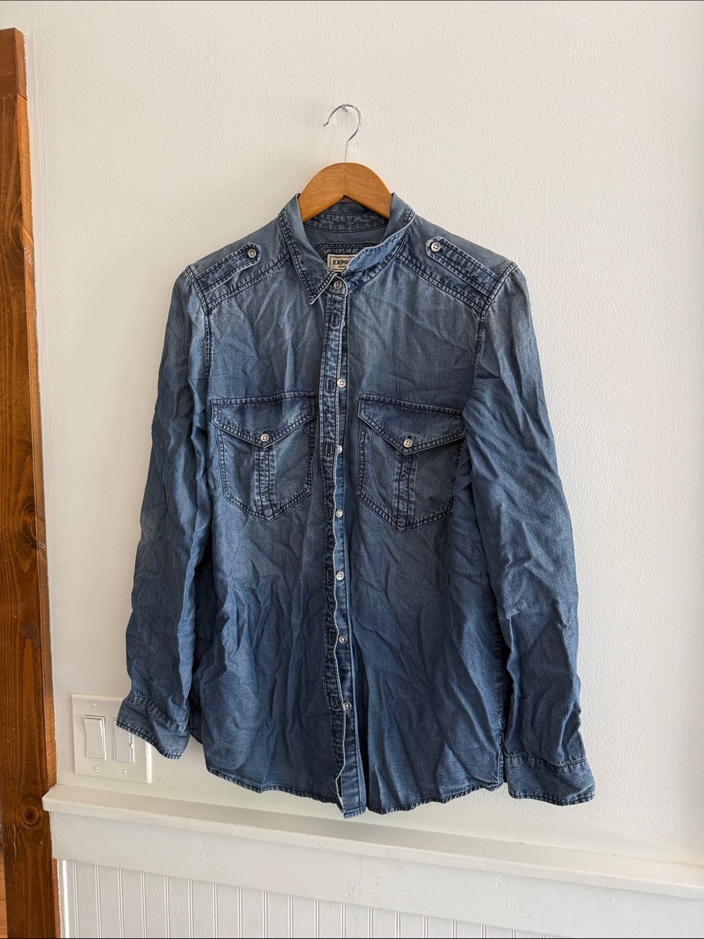 Womens M Express Denim Button-Up Shirt - Blue